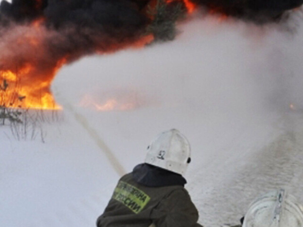 В пожаре на нефтезаводе в Ангарске