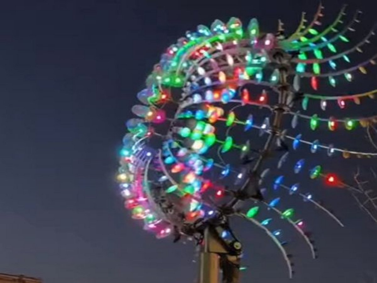 Уличный фонарь может быть в виде необычной инсталяции