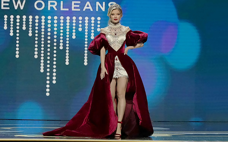 Российскую участницу “Мисс Вселенная” Анну Линникову хотели облить зеленкой прямо на сцене (ФОТО, ВИДЕО)