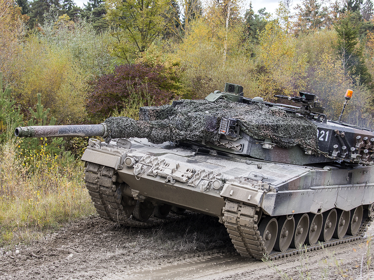 Бойцам ВС РФ пообещали 5 млн рублей за первый уничтоженный танк Leopard