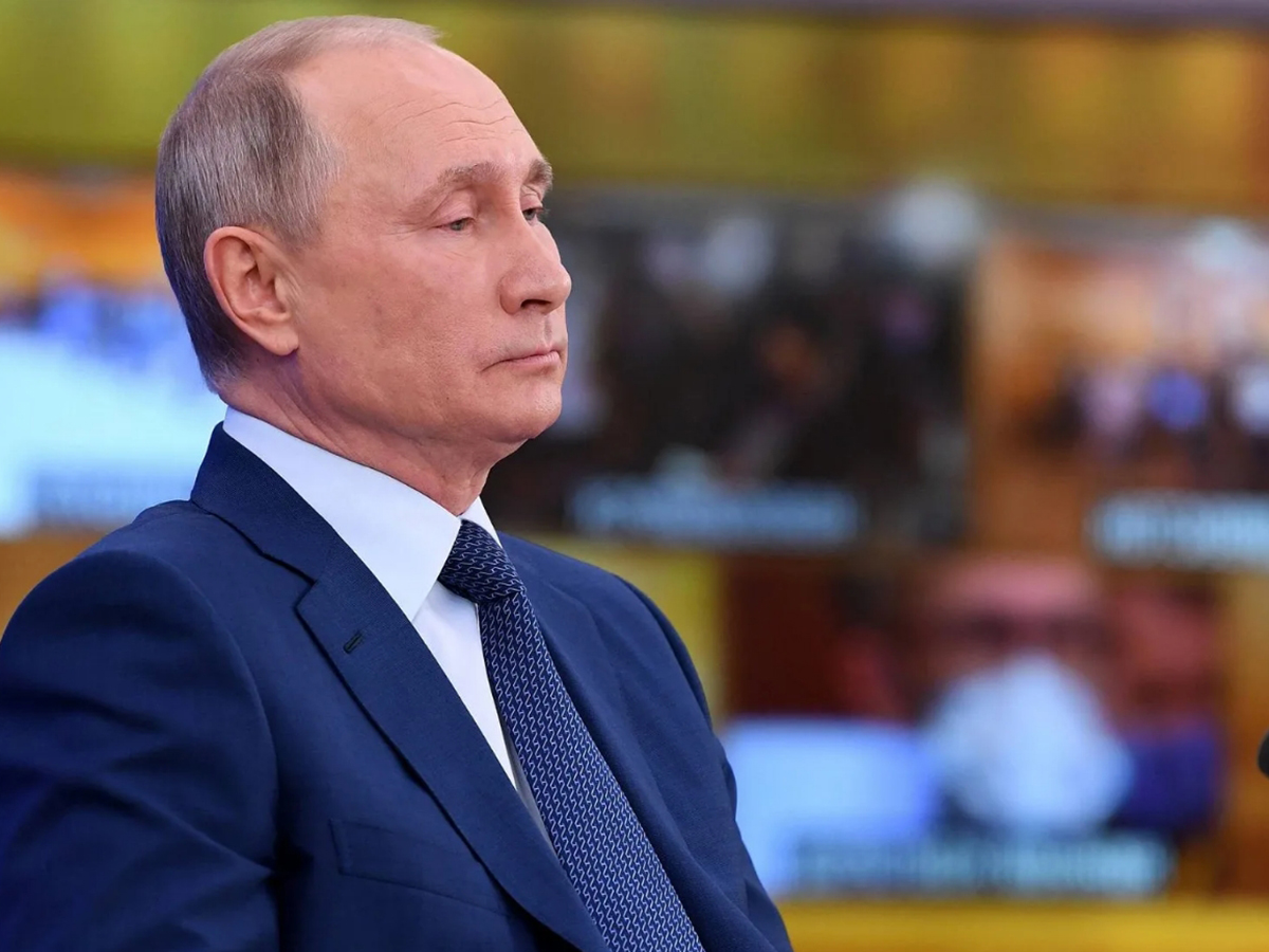 NYT: французский роман о Путине “Кремлевский волшебник” может изменить политику в отношении Украины