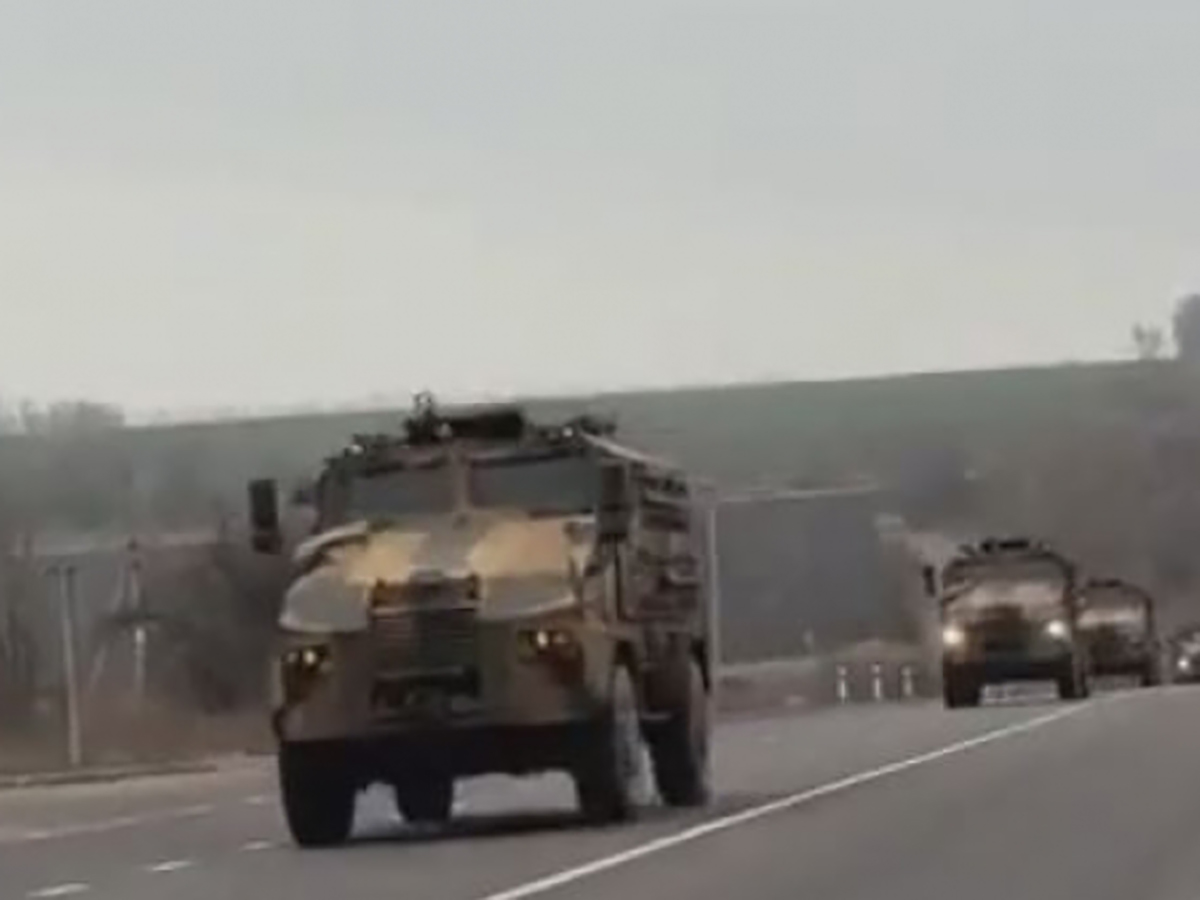 Огромная колонна техники ВСУ по дороге к Бахмуту попала на видео (ВИДЕО)