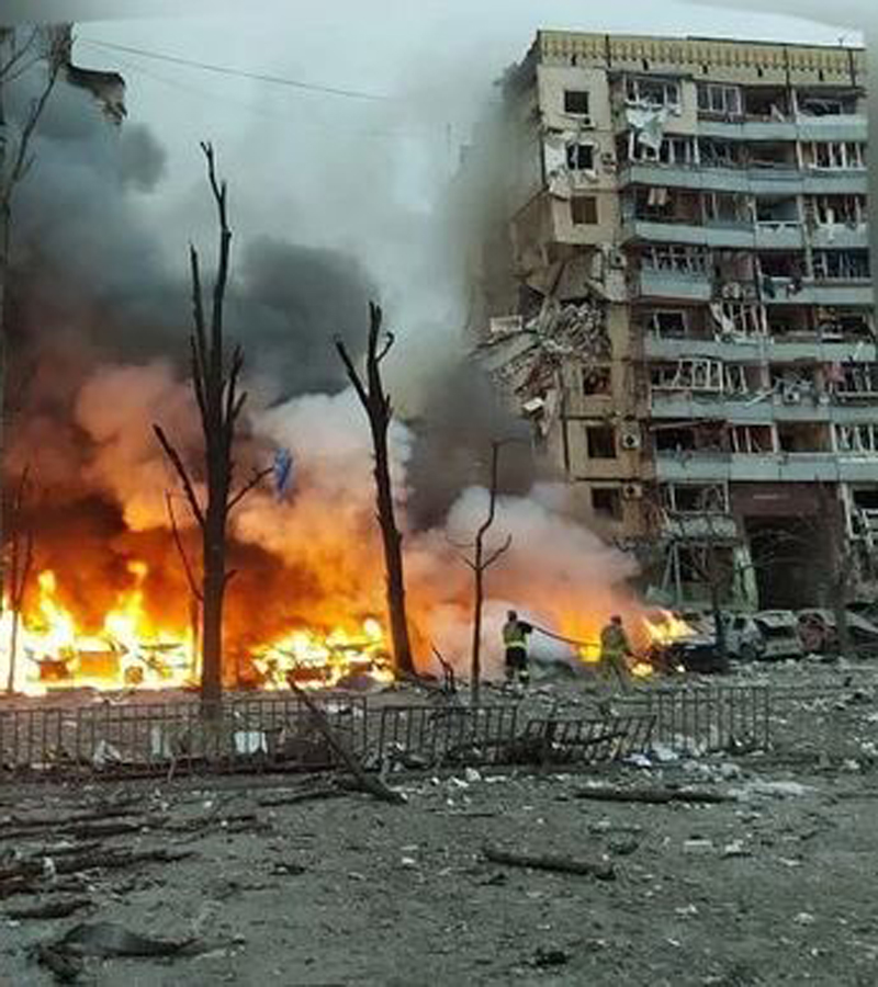Арестович признался, что жилая многоэтажка в Днепре была разрушена в результате действий ПВО Украины: 12 погибших (ФОТО)