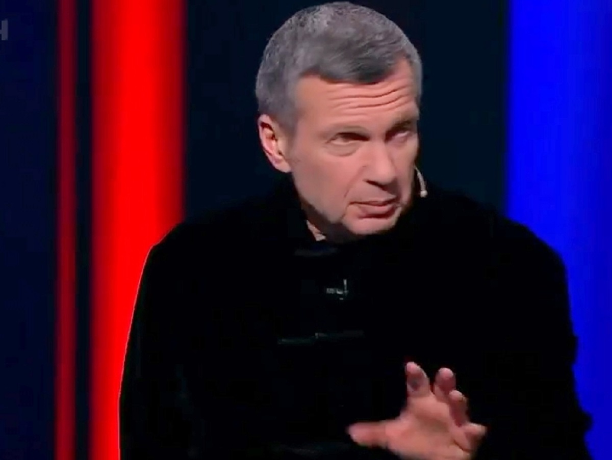 «Дайте повоевать»: Соловьев призвал солдат-срочников отправлять в зону СВО на Украине