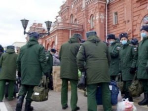 Анонсировавший военные сборы для 30-летних россиян депутат уточнил инициативу