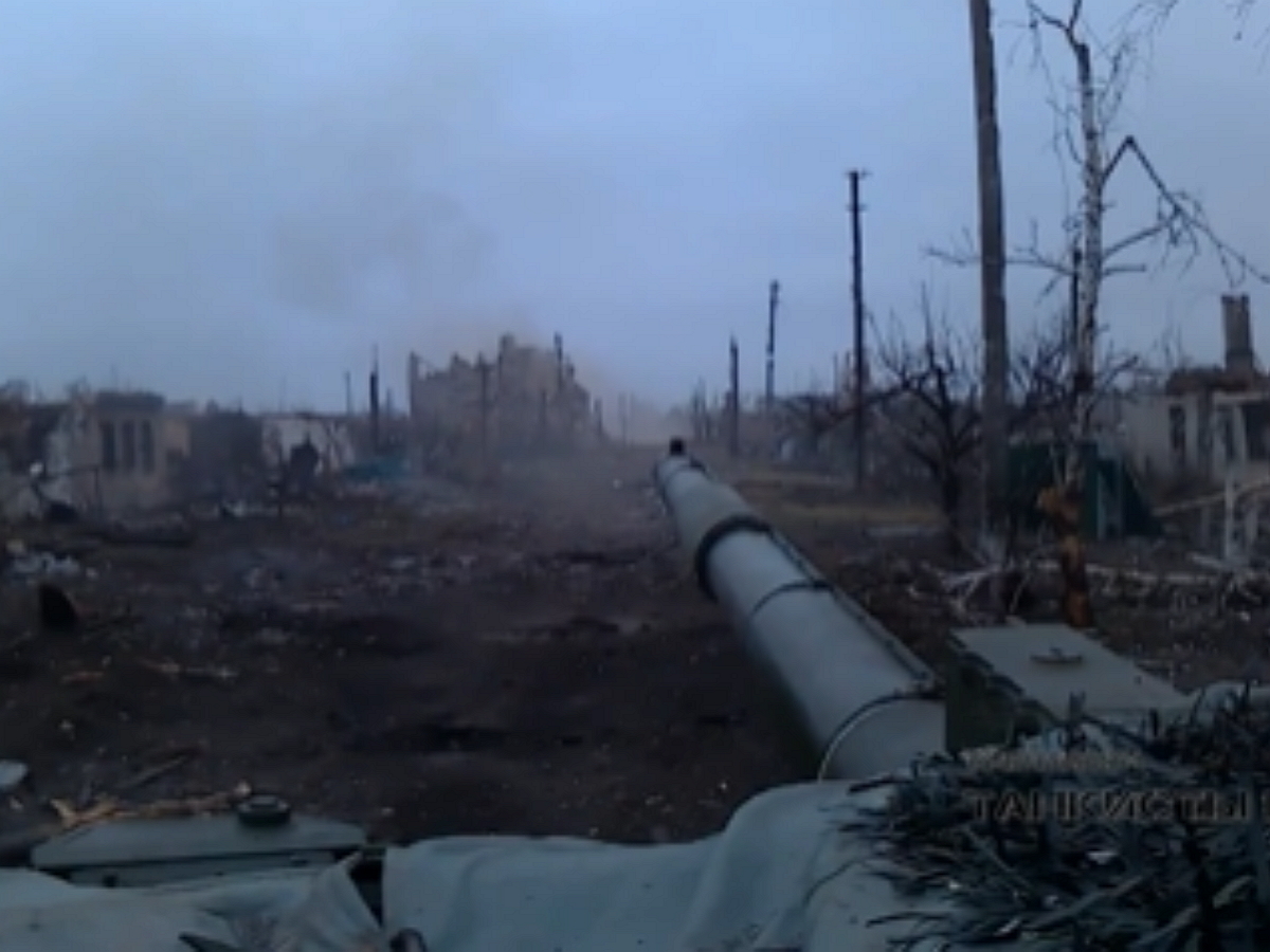 В Сети появилось видео работы танка Т-90М прямой наводкой  (ВИДЕО)