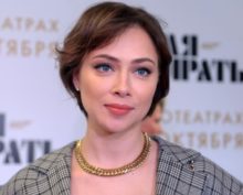 “Глиста”: Настасья Самбурская пожаловалась на недостатки своего тела, снявшись полуголой