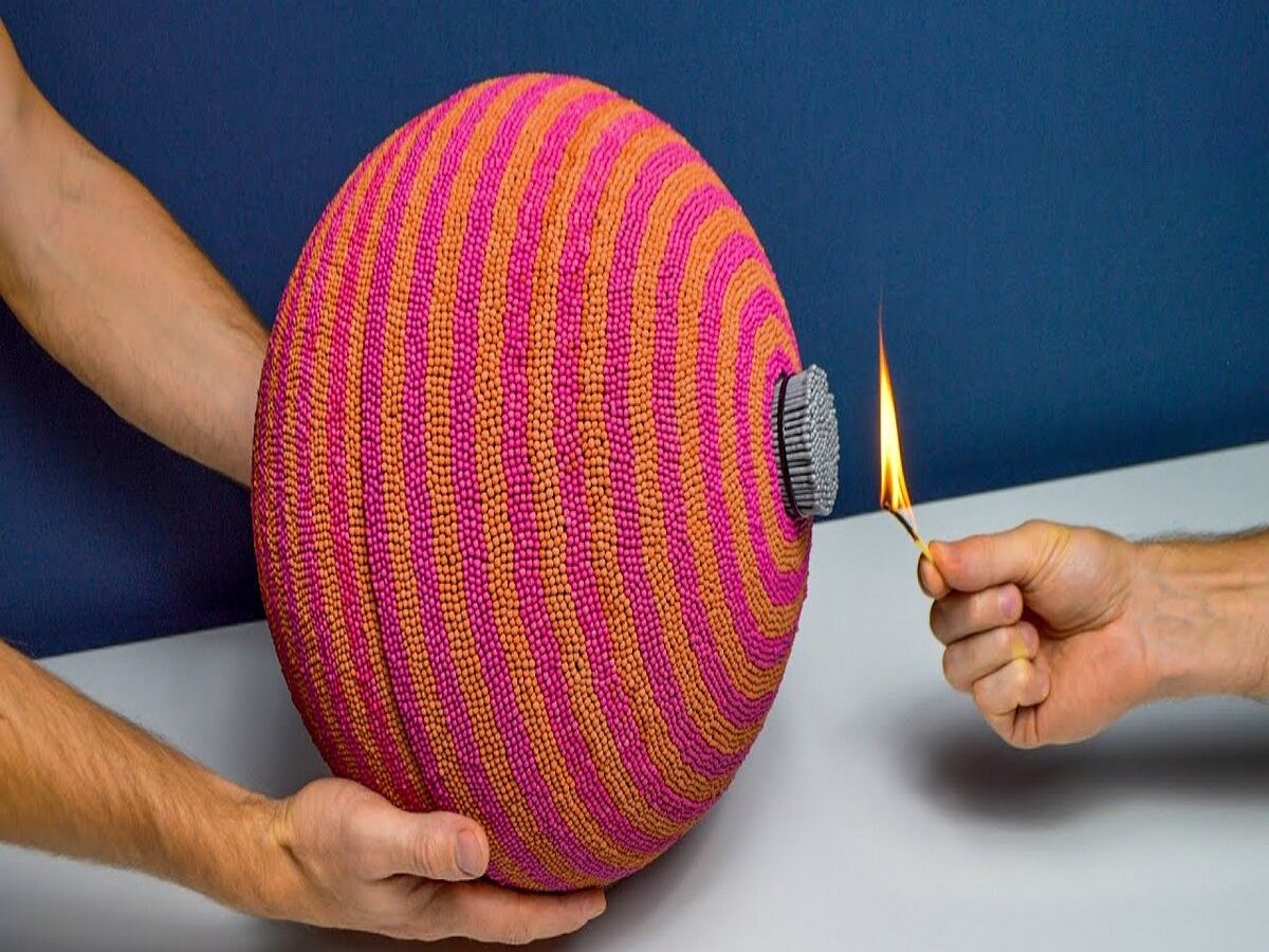 Огненный смерч: что будет, если поджечь огромный шар из спичек
