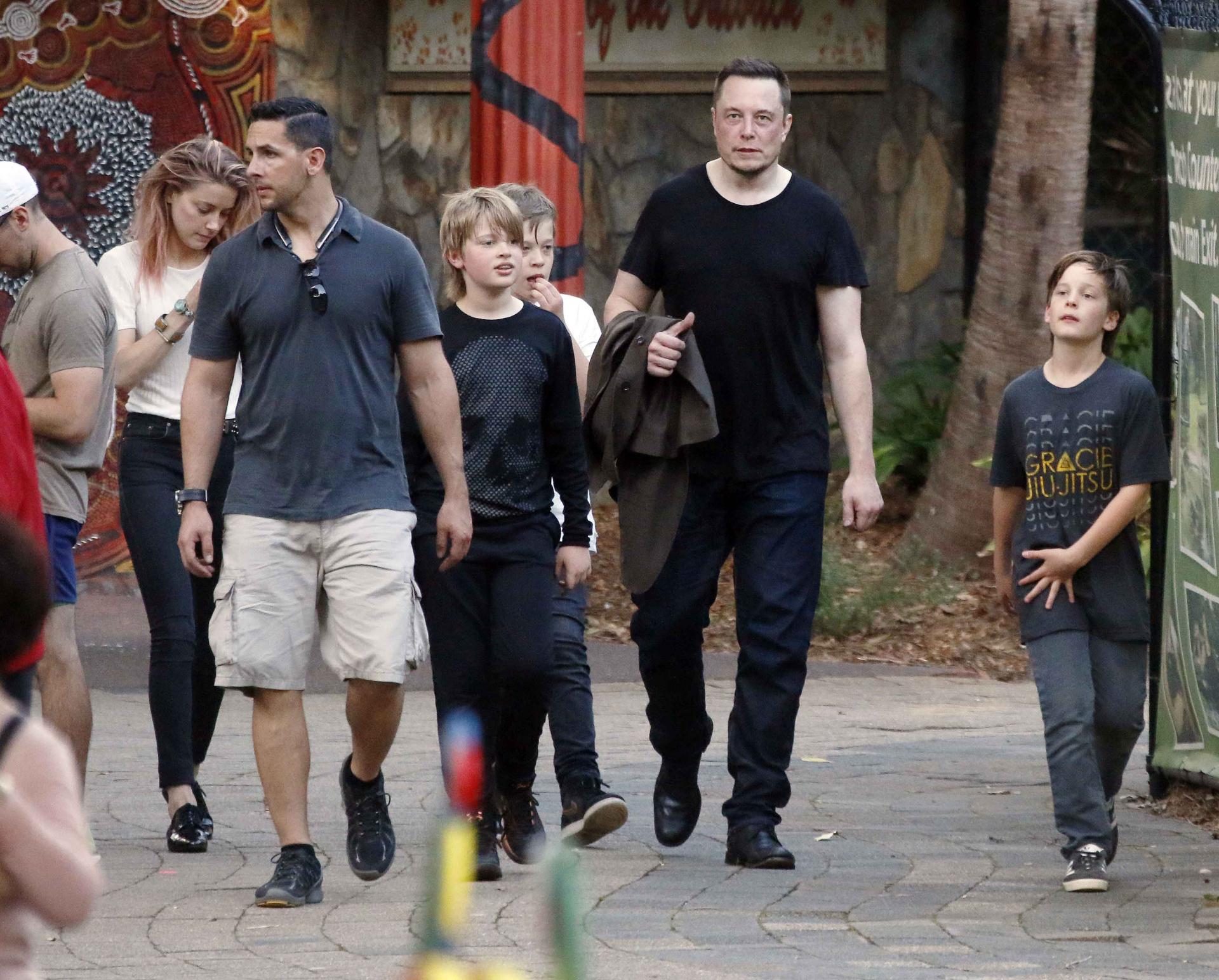 Звезды, которые оказались многодетными родителями