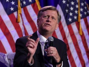 Экс-посол США Макфол предложил устроить России «большой взрыв»