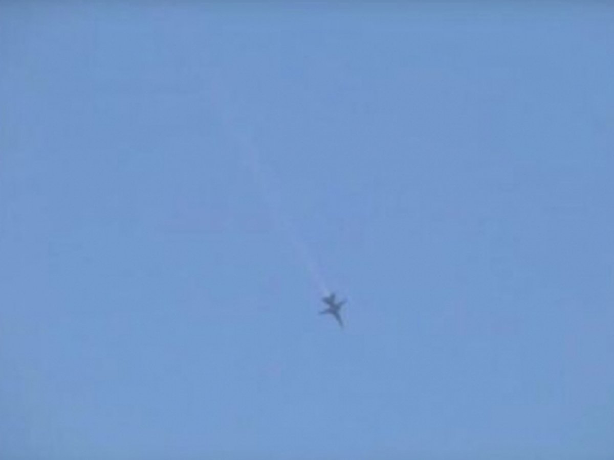 Опубликовано видео с подбитым бомбардировщиком Су-24