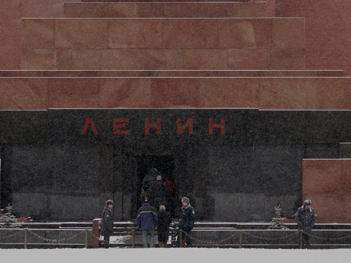 В Москве мужчина пытался украсть тело Ленина