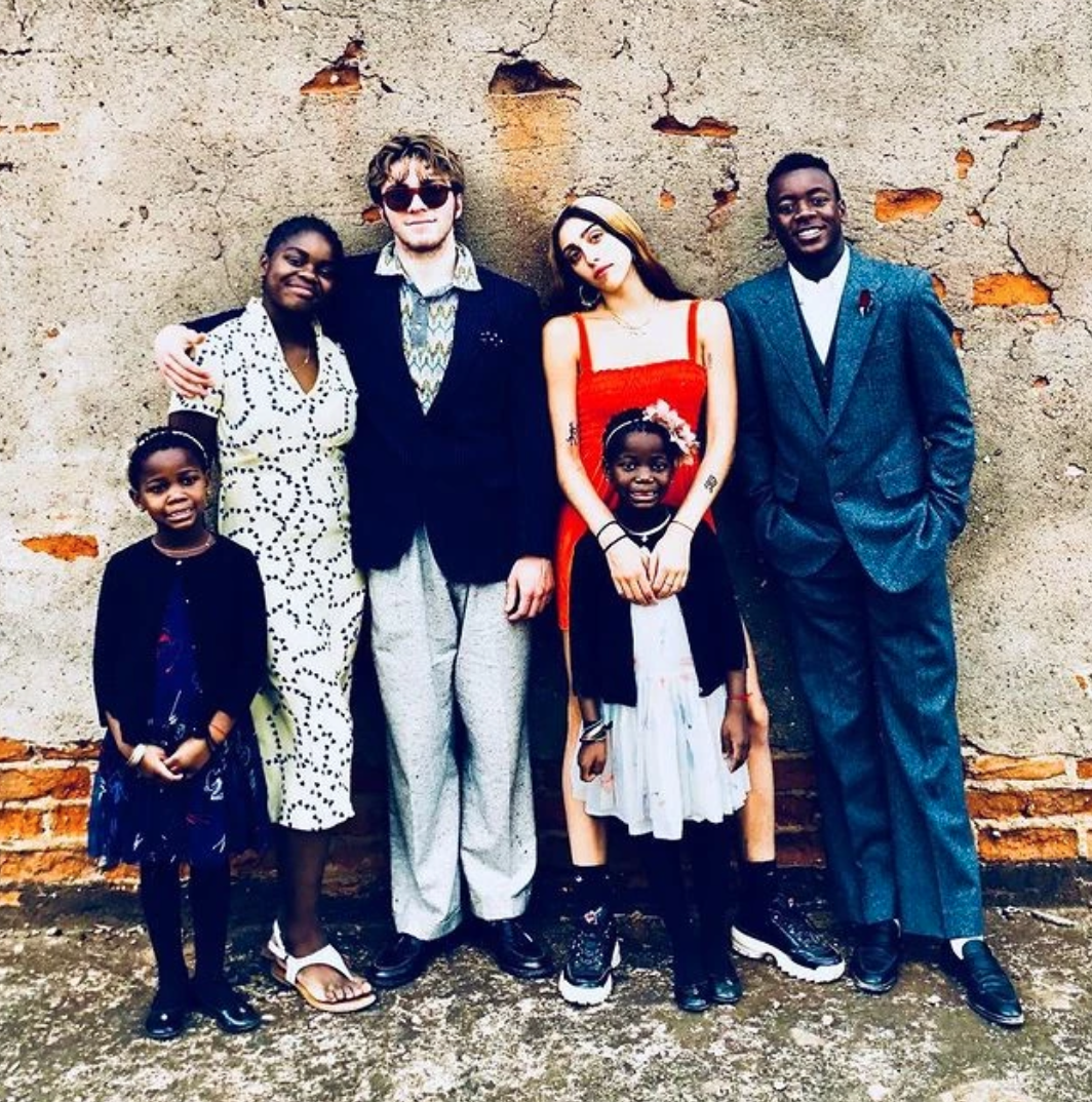 Звезды, которые оказались многодетными родителями