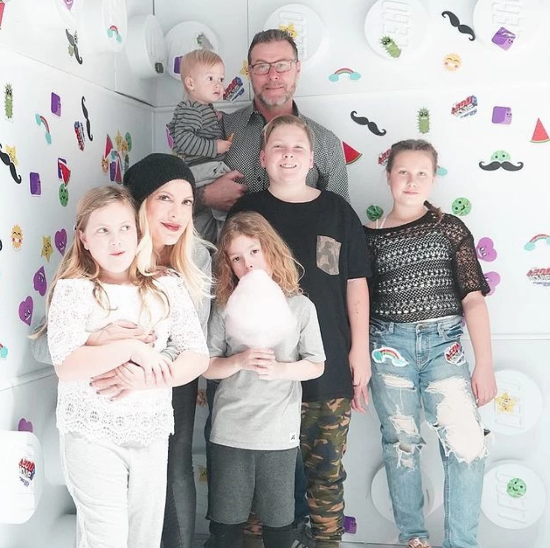 Звезды, которые оказались многодетными родителями