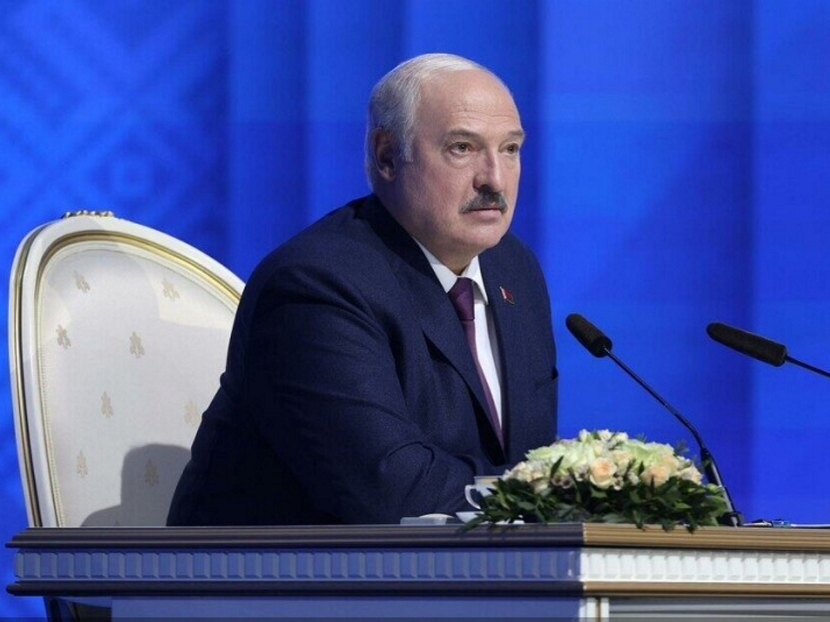 “Беру на себя эту вину”: Лукашенко простил всех лесбиянок и назвал геев “последней мерзостью”