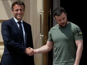 Макрон заявил о намерении помочь Киеву с контрнаступлением