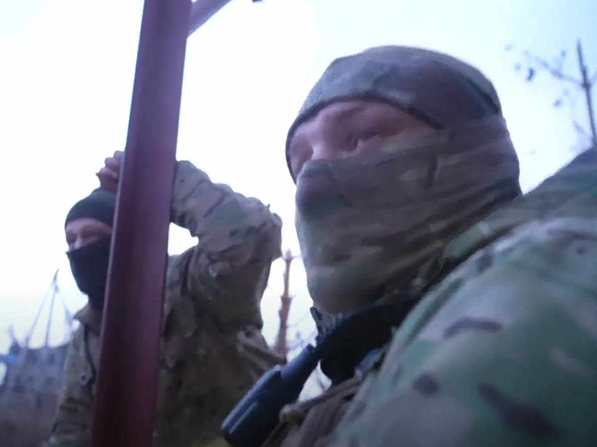 Военкор Поддубный показал на видео попытки ВСУ покинуть окруженный Артемовск (ВИДЕО)