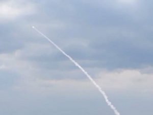 Появилось видео падения сбитого над ДНР самолета