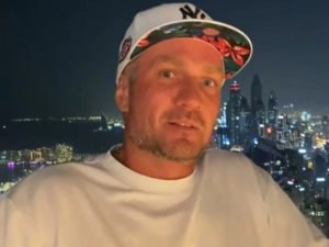 Роман Костомаров