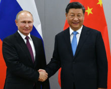 В США заметили тревожную деталь на встрече Путина и Си Цзиньпина