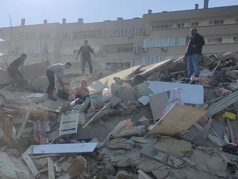 Жители Стамбула бегут из города в ожидании мощного землетрясения