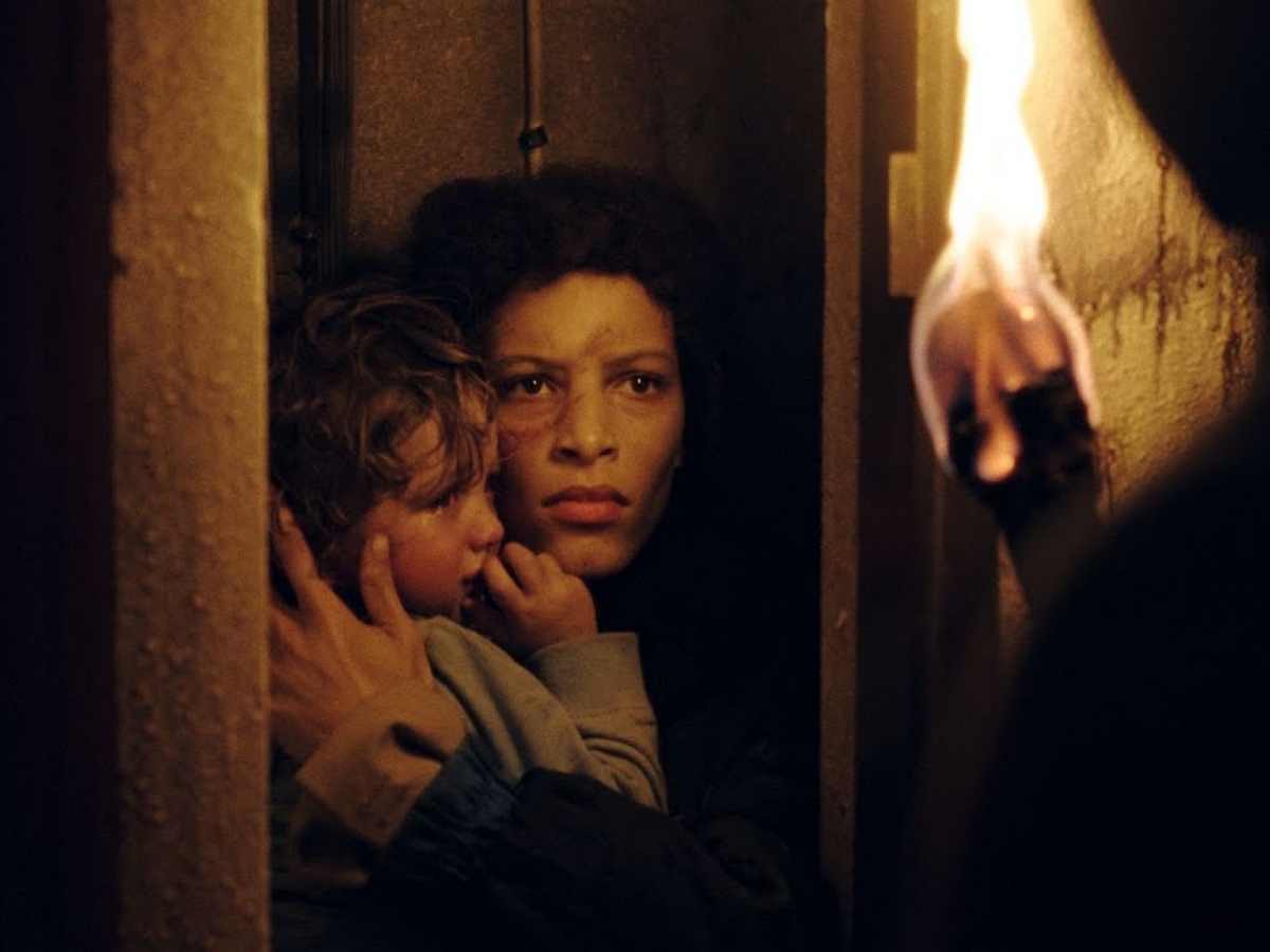 Трейлер французского фильма ужасов «Мгла» уже сейчас пугает зрителя