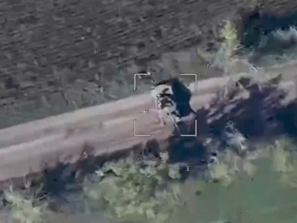 Опубликовано видео удара БПЛА ВС РФ “Ланцет” по танку ВСУ “Оплот”