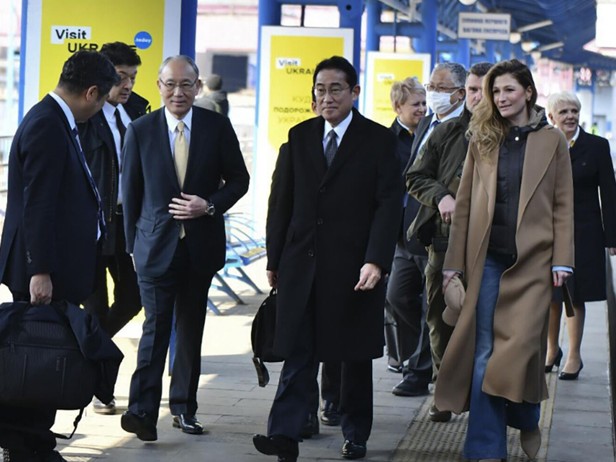 визит премьера Японии Кисиды в Киев