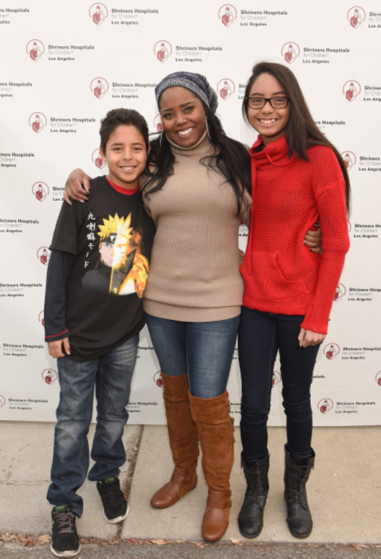 Знаменитости и дети звезд с нестандартной внешностью от родителей разных национальностей