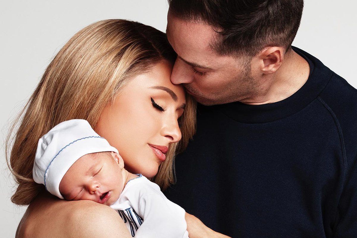 Звезды в зрелом возрасте, которые наконец-то решили стать мамами