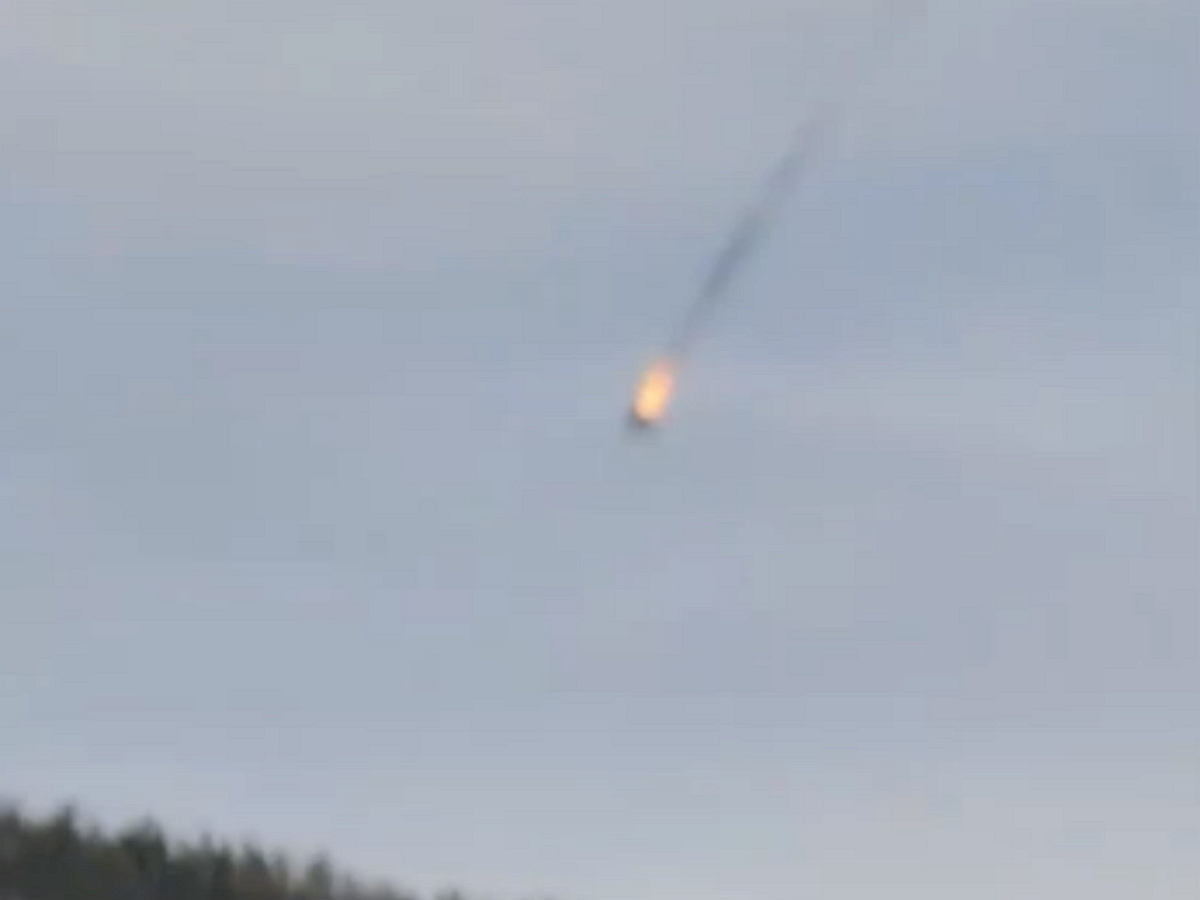 Крушение истребителя МиГ-31 в Мурманской попало на видео