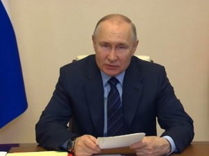 Уникальное архивное фото Путина выставили на продажу в Сети