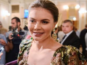 Российская спортсменка Алина Кабаева произвела фурор фото с детьми