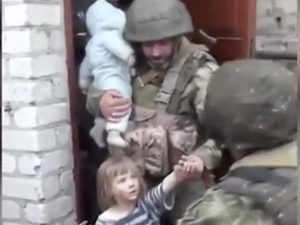 В Артемовске ВСУ закрыли семью с детьми в заминированном подвале