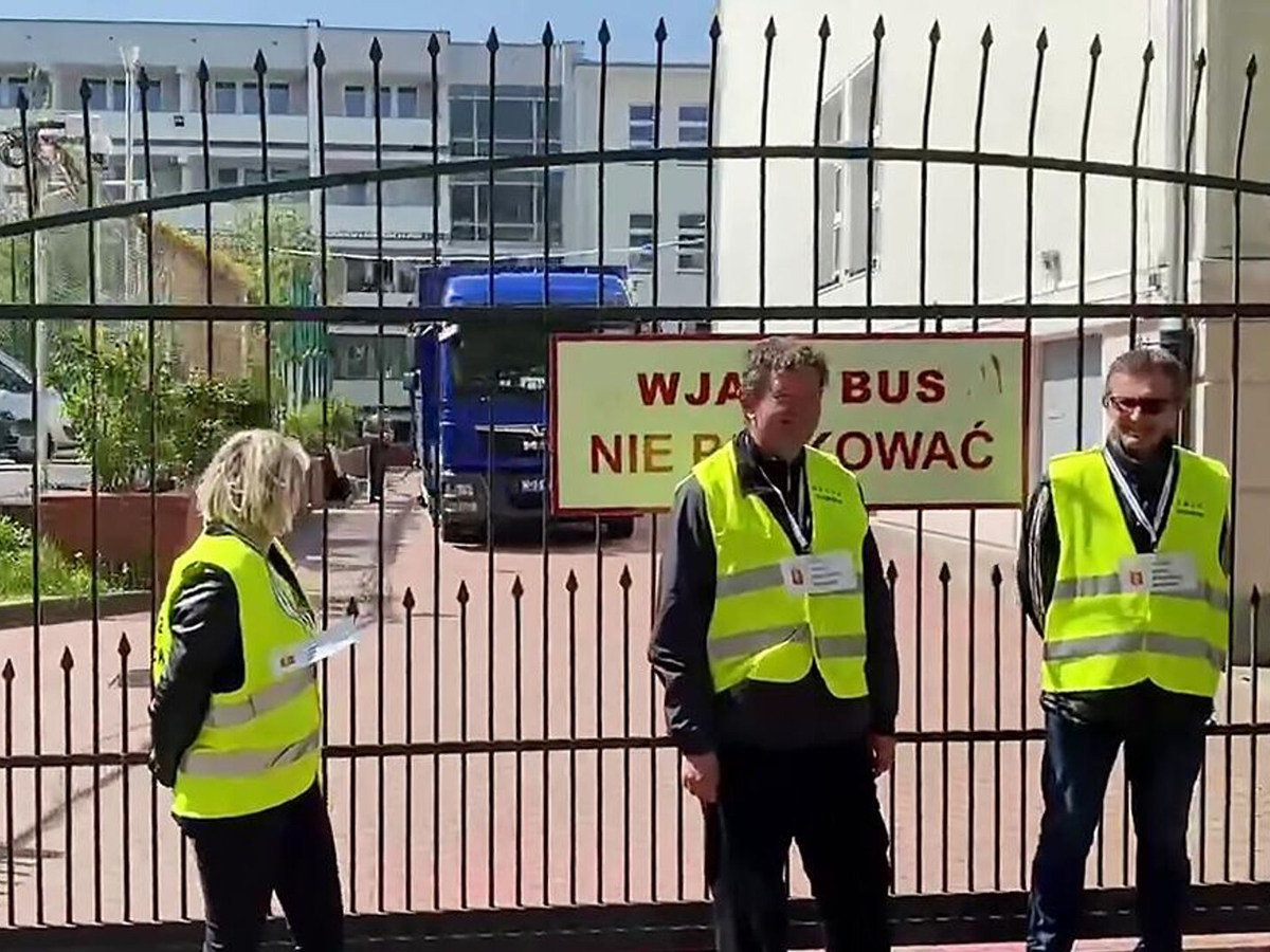 Захват школы при посольстве в Варшаве не останется без жёсткой реакции
