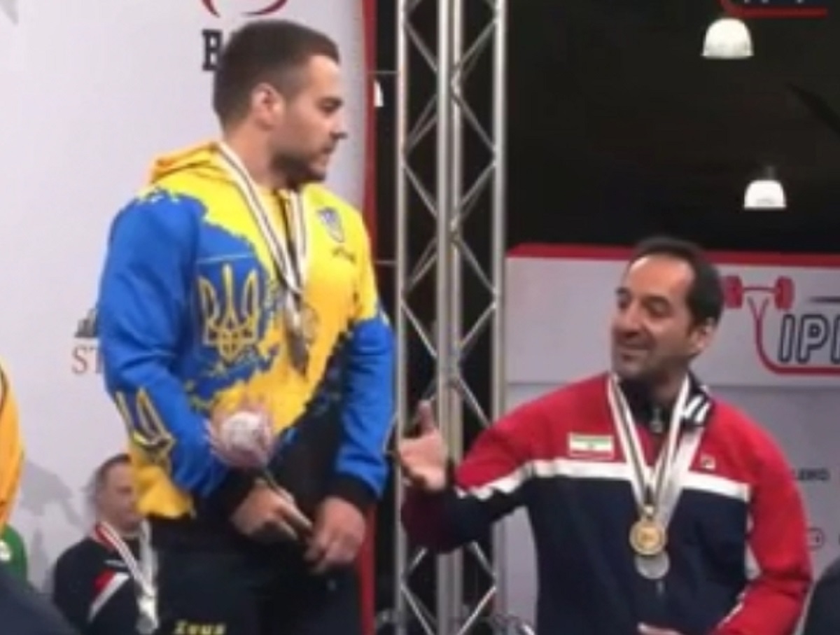 Украинский пауэрлифтер из-за санкций отказался жать руку спортсмену из Ирана