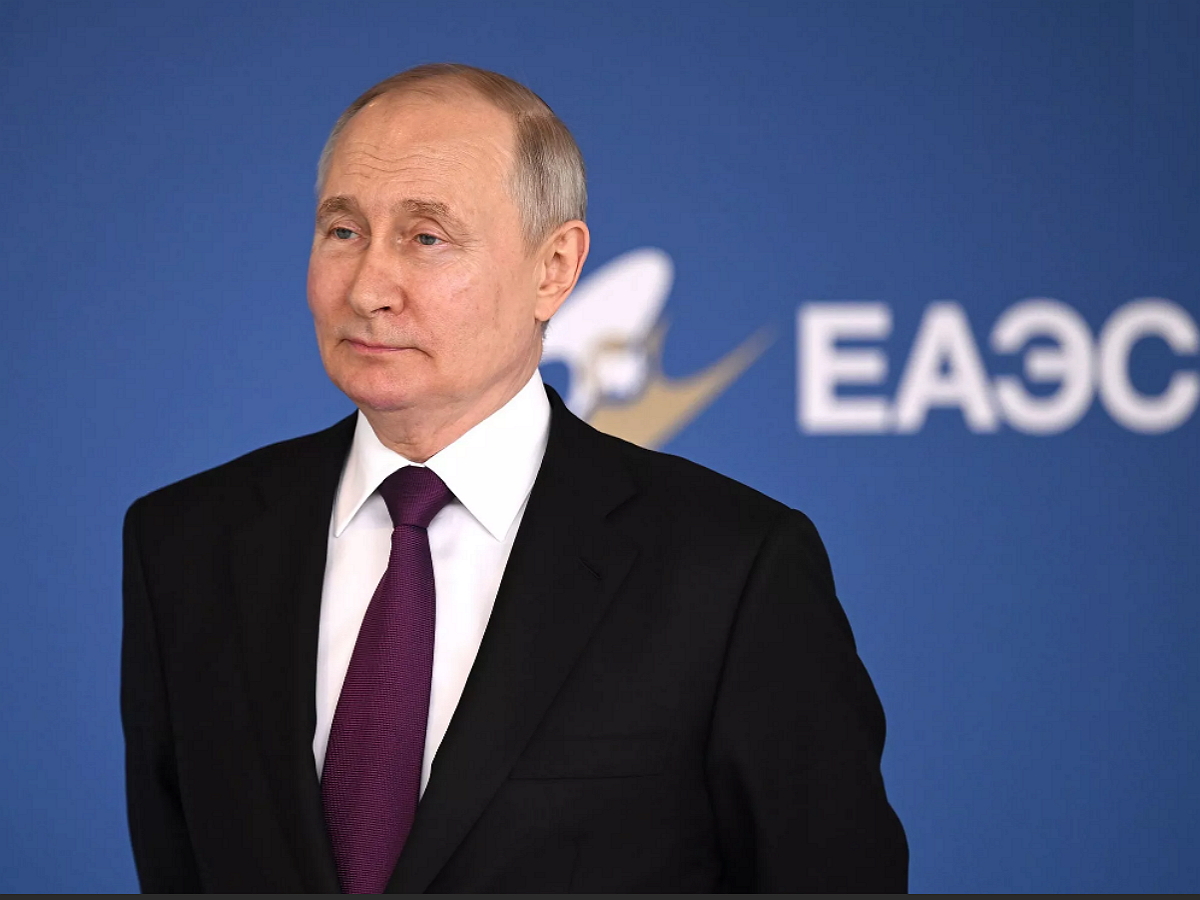 “Стреляют себе в ногу”: Путин назвал ошибку стран, выступающих за однополярность