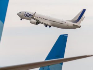 авиакомпании начали массово отменять рейсы по России