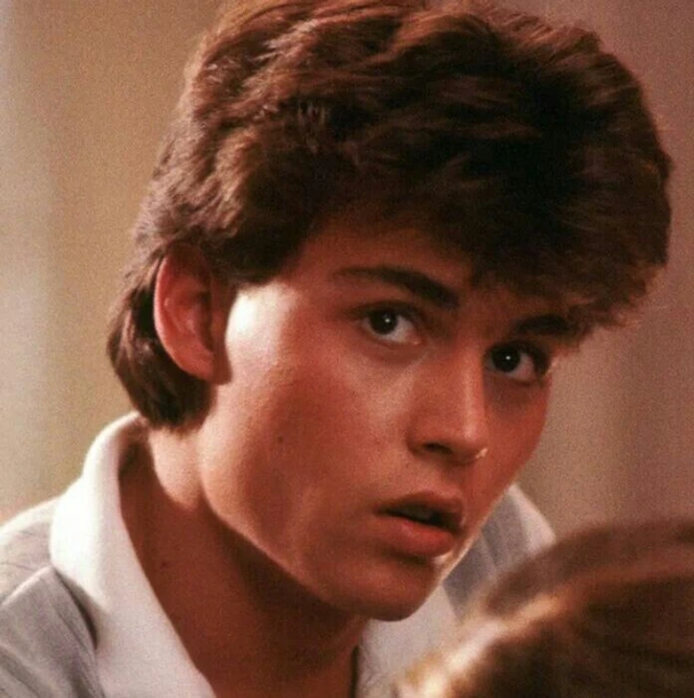 Как выглядели звезды кино в самом начале своей карьеры