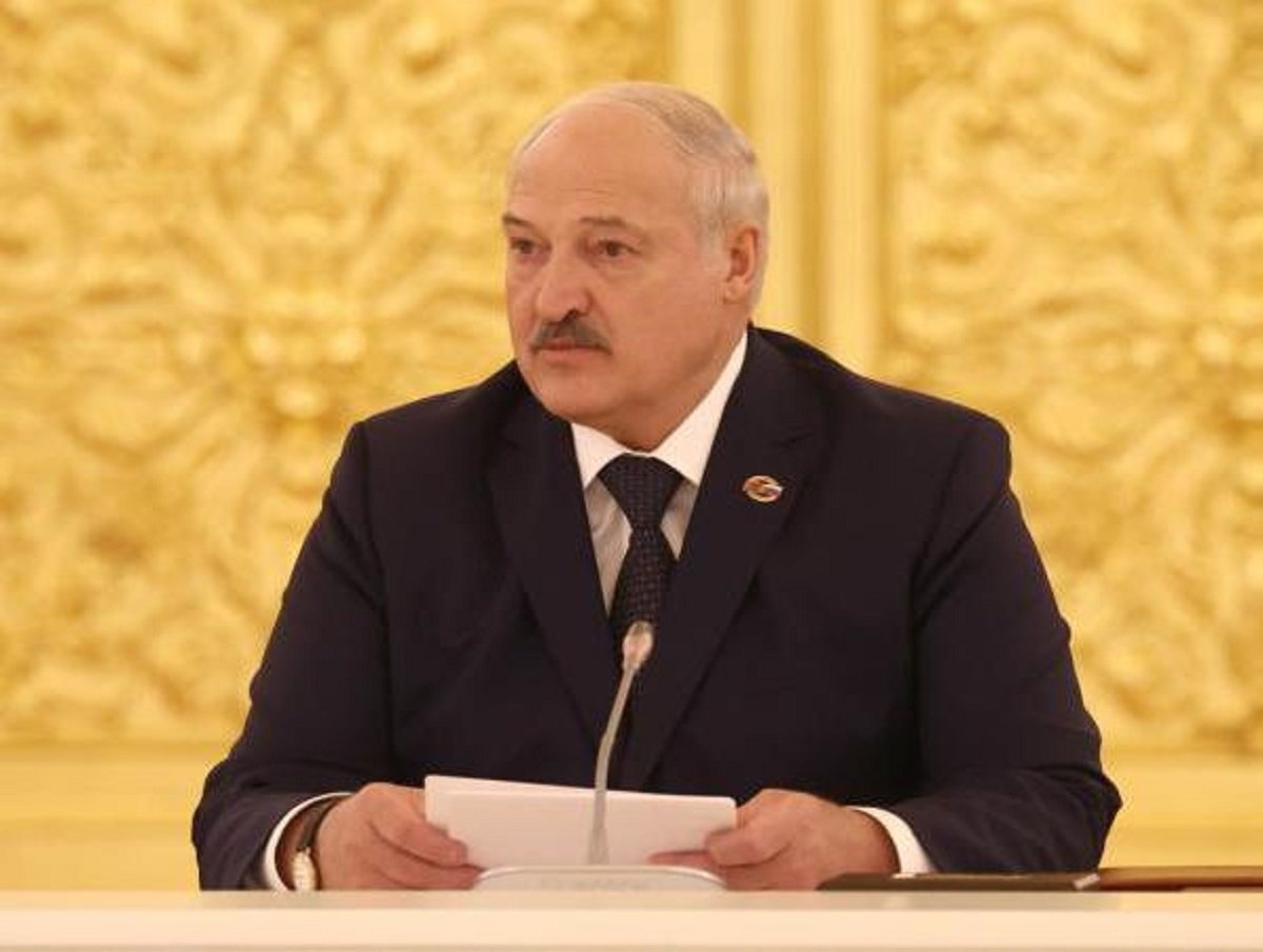 «Дело не в России»: Лукашенко заявил, что сам попросил у Москвы ядерное оружие