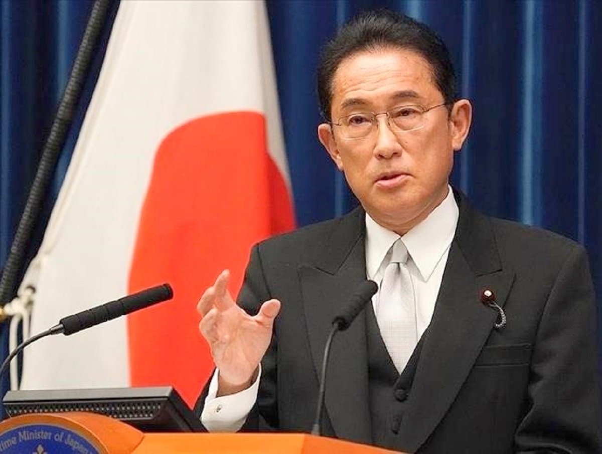 Японский премьер напомнил, что Украина защищена «ядерным зонтиком» Китая