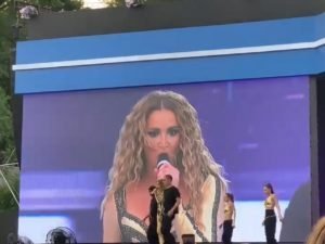 «Лагутенко пока не перевернулся»: Бузова спела хит «Владивосток 2000»