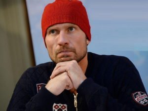 СМИ: Роман Костомаров отказывается работать с психологом