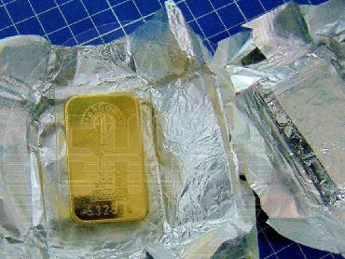 У летевшей в Стамбул россиянки нашли золотые слитки в шоколадках