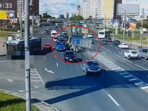 Массовое ДТП с «бешеным самосвалом» в Санкт-Петербурге попало на видео