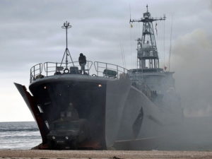 Фото затонувшего в порту Одессы последнего корабля ВМС Украины появилось в Сети