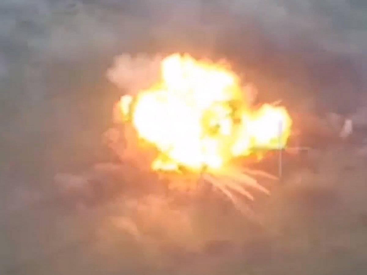 Взрыв танка-камикадзе РФ