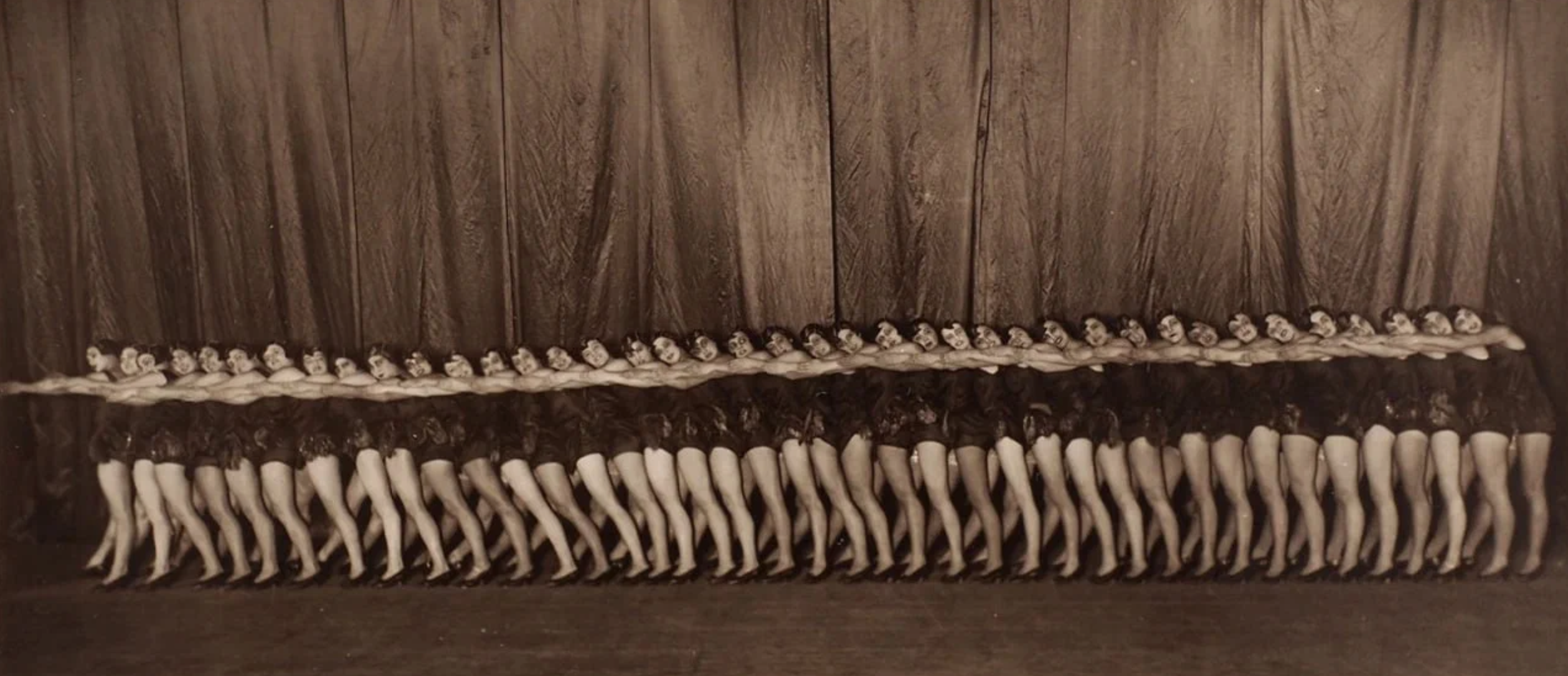 Странни снимки от миналото, предизвикващи недоумение: какво се случва тук?