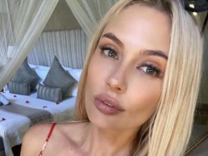 Наталья Рудова готовится к тяжким испытаниям, демонстрируя прелести на камеру