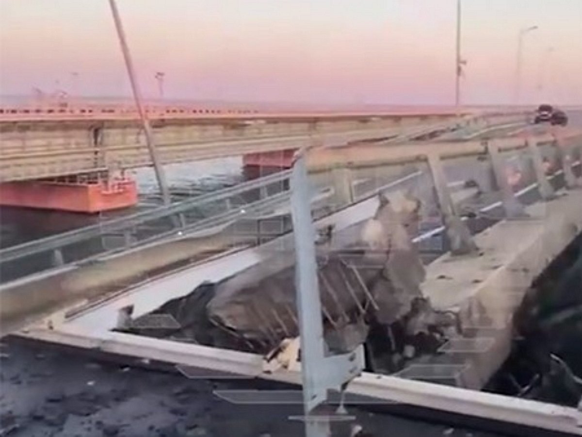 СМИ: Крымский мост подорвал британский автономный робот REMUS 600